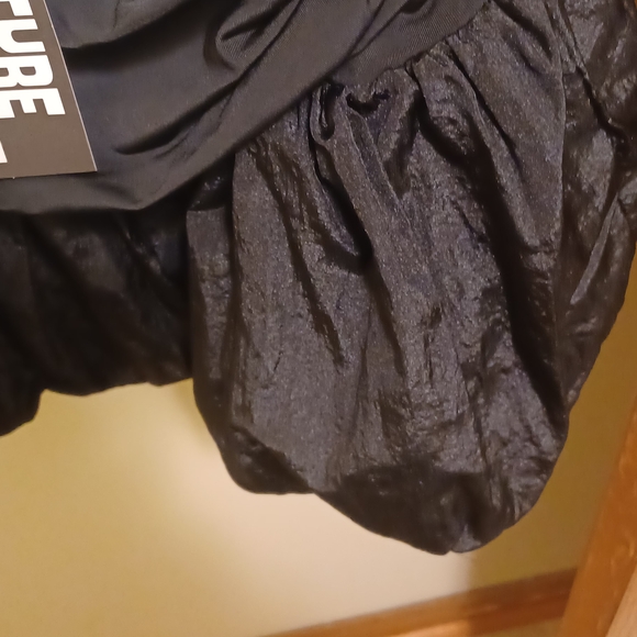 Black Ruched TOP - Picture 10 of 10